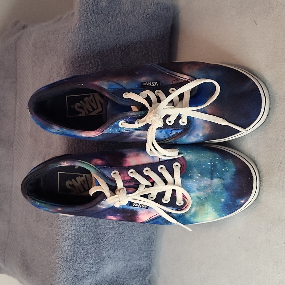 Cosmic Vans - Picture 3 of 9